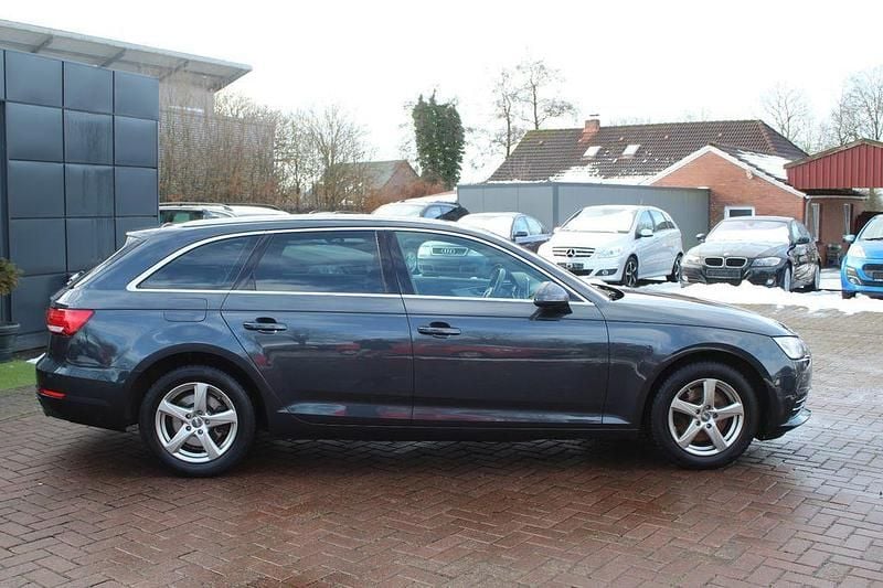 Gebraucht Audi A4 Sport 190 PS (139 kW) 2017 Grau Kombi