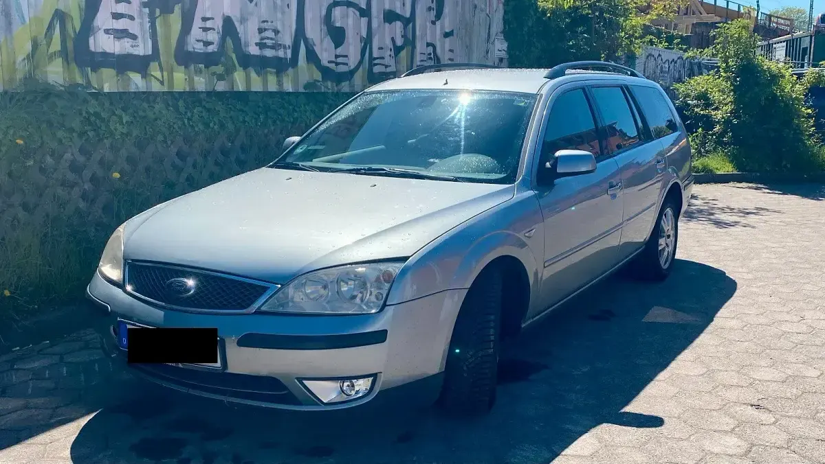 Gebraucht Ford Mondeo 130 PS (95 kW) 2004 Silber Kombi