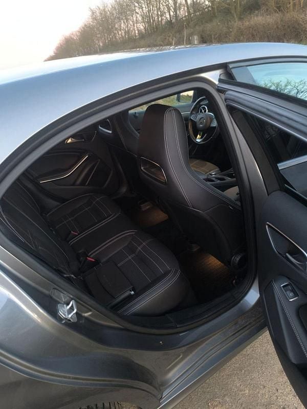 Gebraucht Mercedes A200 Urban 156 PS (114 kW) 2017 Grau Limousine