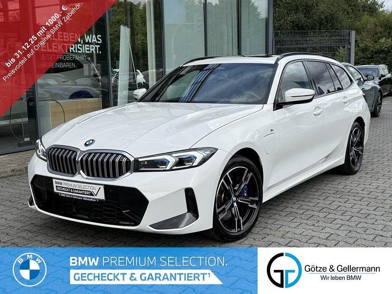 Alpinweiss Gebraucht 2024 BMW 330e M Sport Kombi | 47.590 € (Etwas zu teuer) - Bild 1/4