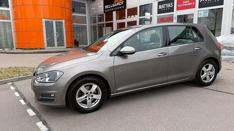 Gebraucht VW Golf VII 90 PS (66 kW) 2014 Silber Limousine