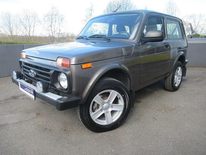 Gebraucht Lada niva 83 PS (61 kW) 2022 Grau SUV