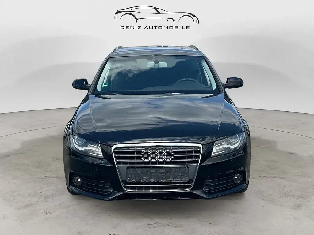 Gebraucht Audi A4 Attraction 160 PS (117 kW) 2011 Brillantschwarz Kombi