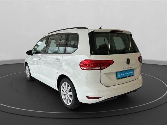 Gebraucht VW Touran Highline 150 PS (110 kW) 2023 Weiß Van / Kleinbus