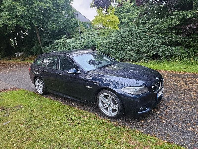 Schwarz Gebraucht 2016 BMW 520 M Sport Kombi | 16.200 € (Fairer Preis) - Bild 1/4