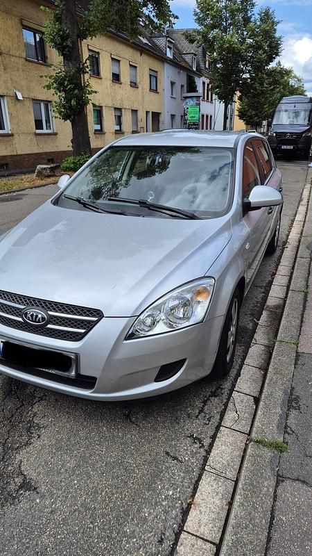 Grau Gebraucht 2007 Kia Ceed 2 Kleinwagen | 3.500 € (Fairer Preis) - Bild 1/4