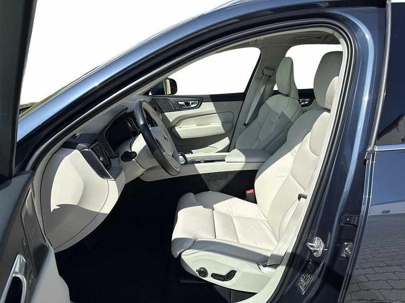 Gebraucht Volvo XC60 Ultimate 235 PS (172 kW) 2023 723 denim blue metallic SUV