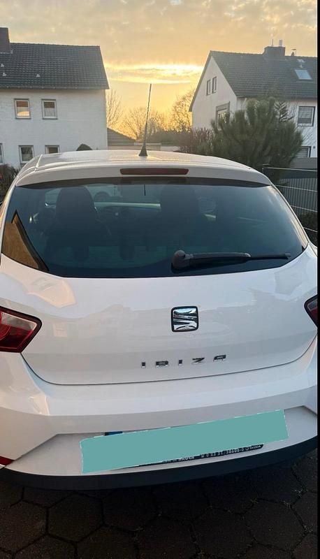 Gebraucht Seat Ibiza Reference 69 PS (50 kW) 2015 Weiß Kleinwagen