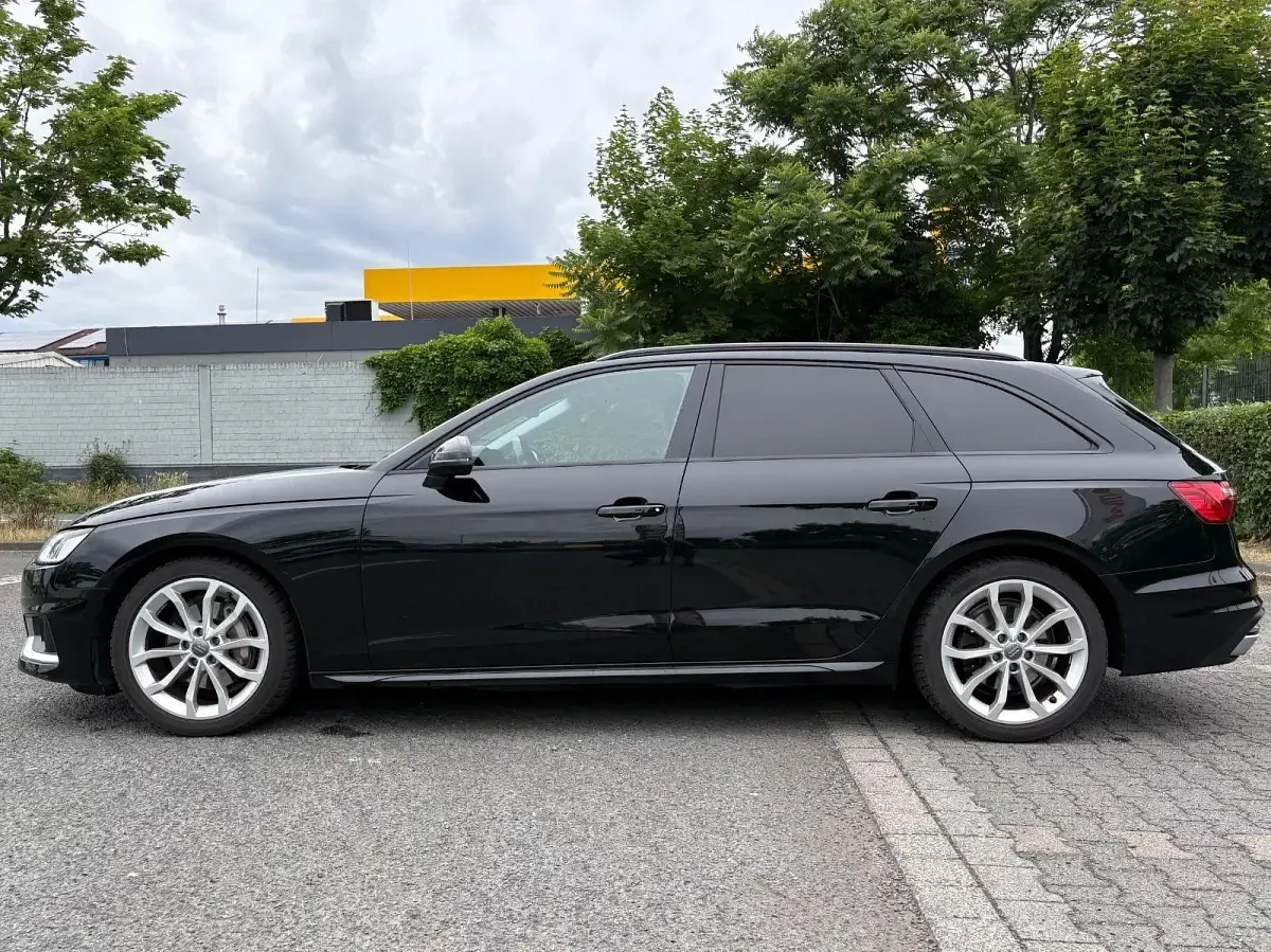 Gebraucht Audi A4 Advanced 190 PS (139 kW) 2020 Schwarz Kombi