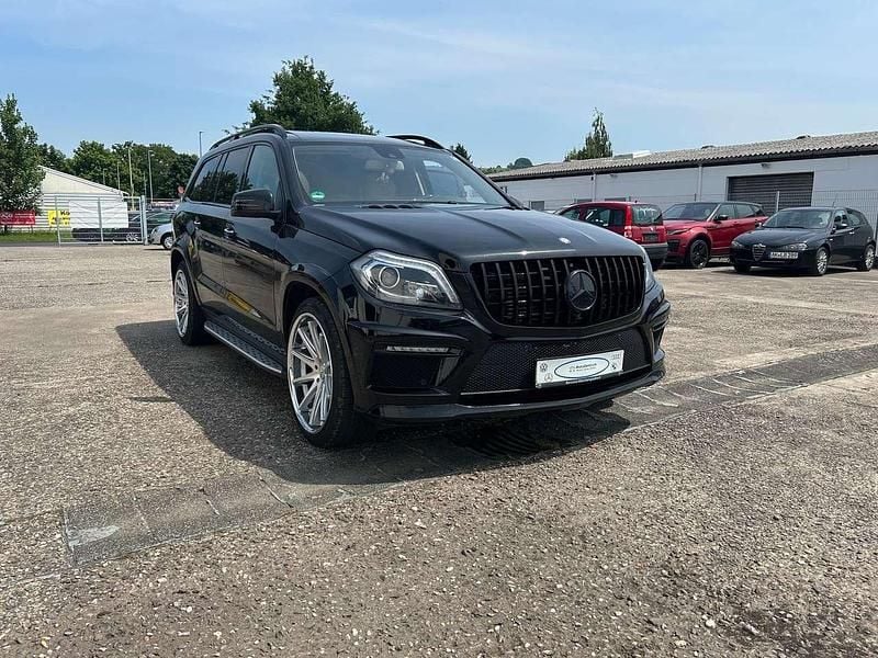 Obsidianschwarz Gebraucht 2015 Mercedes GL350 SUV | 25.700 € (Fairer Preis) - Bild 1/4