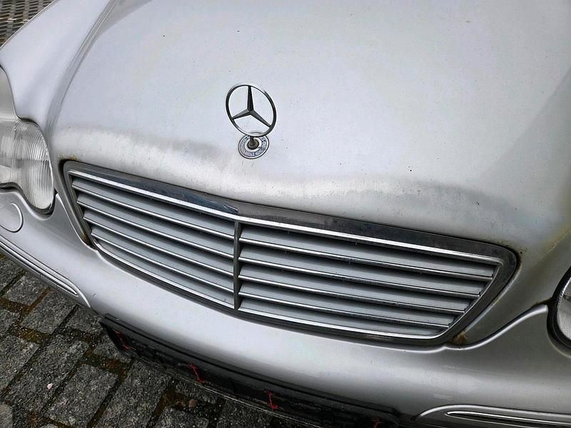 Gebraucht Mercedes C200 Elegance 163 PS (119 kW) 2002 Silber Limousine