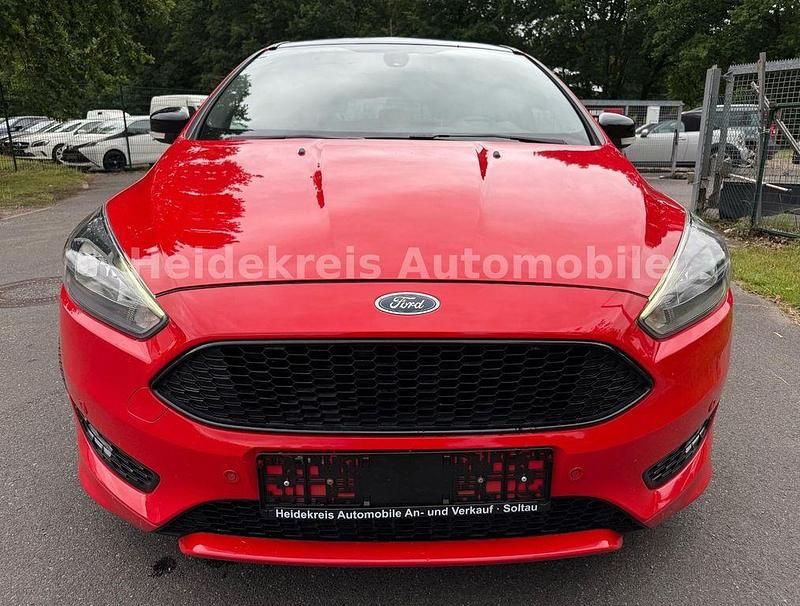 Gebraucht Ford Focus Performance Edition 182 PS (133 kW) 2016 Rot Limousine