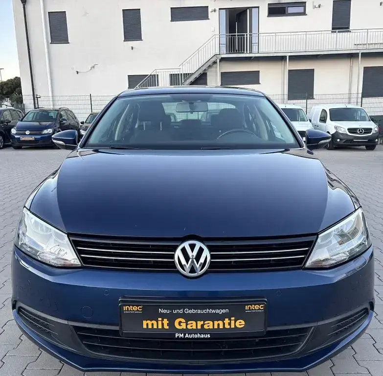 Gebraucht VW Jetta Comfortline 160 PS (117 kW) 2011 Blau Limousine