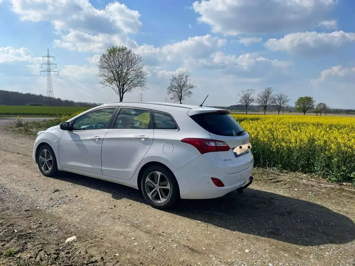 Gebraucht Hyundai i30 101 PS (74 kW) 2017 Weiß Kombi