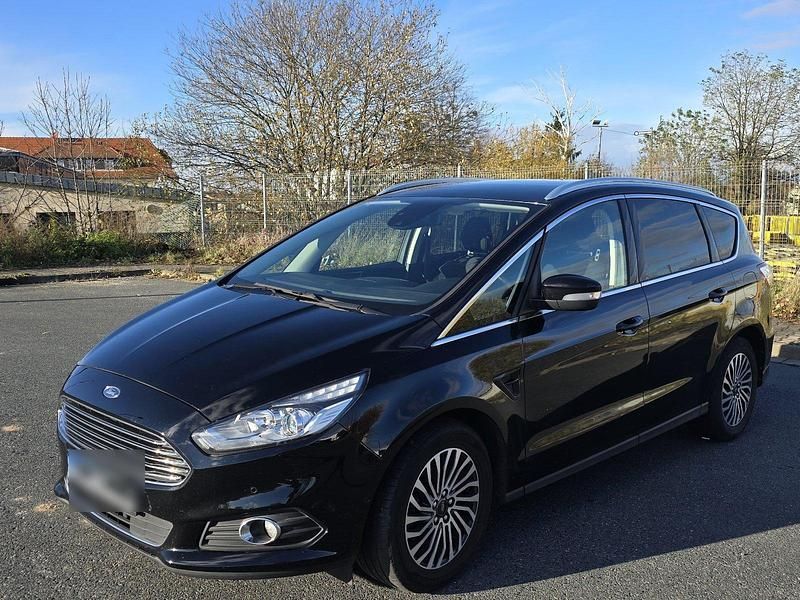 Schwarz Gebraucht 2019 Ford S-MAX S Van / Kleinbus | 13.500 € (Superpreis) - Bild 1/4