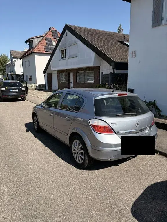 Gebraucht Opel Astra 105 PS (77 kW) 2005 Blau Limousine
