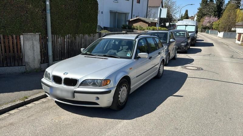 Silber Gebraucht 2003 BMW 316 Kombi | 1.950 € - Bild 1/3