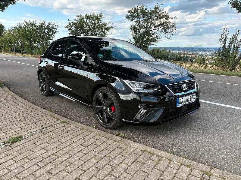 Schwarz Gebraucht 2021 Seat Ibiza Black Edition Kleinwagen | 16.500 € (Superpreis) - Bild 1/4