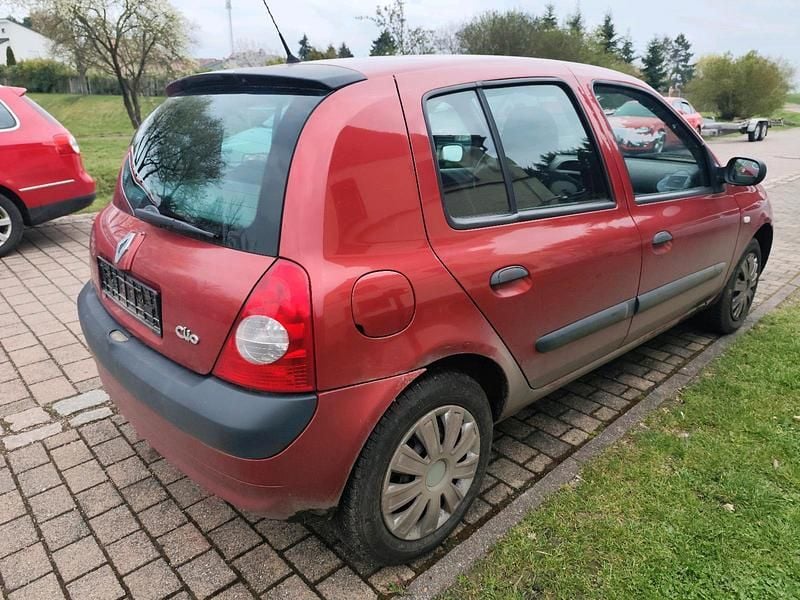 Gebraucht Renault Clio II 75 PS (55 kW) 2004 Rot Kleinwagen