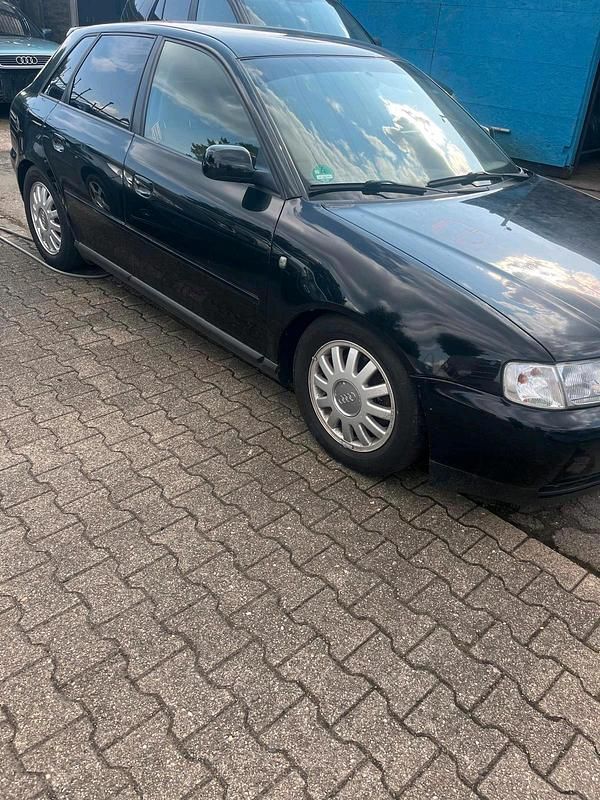 Schwarz Gebraucht 2001 Audi A3 Kleinwagen | 999 € (Superpreis) - Bild 1/4