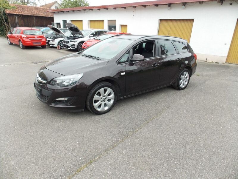 Braun Gebraucht 2014 Opel Astra Edition Kombi | 6.500 € (Etwas zu teuer) - Bild 1/4