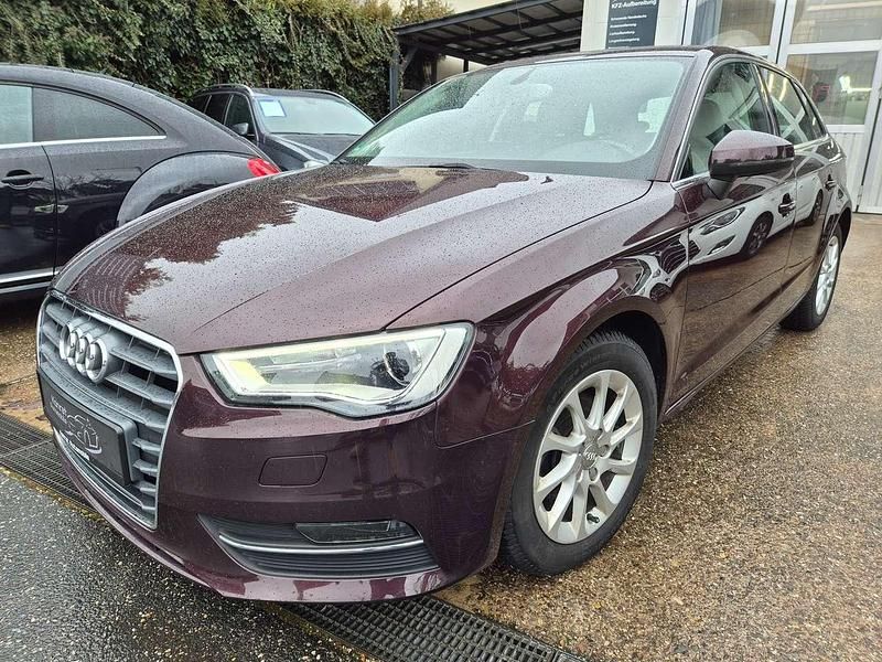 Gebraucht Audi A3 Ambiente 122 PS (89 kW) 2013 Shirazrot metallic Limousine