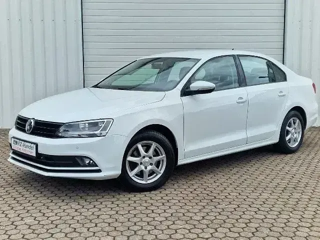 Gebraucht VW Jetta 105 PS (77 kW) 2015 Weiß Limousine
