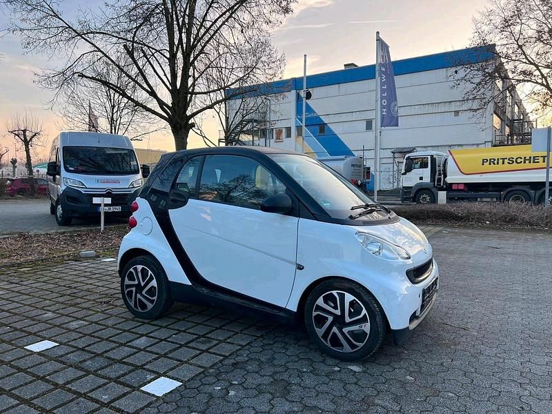 Gebraucht Smart ForTwo Coupé 61 PS (44 kW) 2011 Weiß Coupé