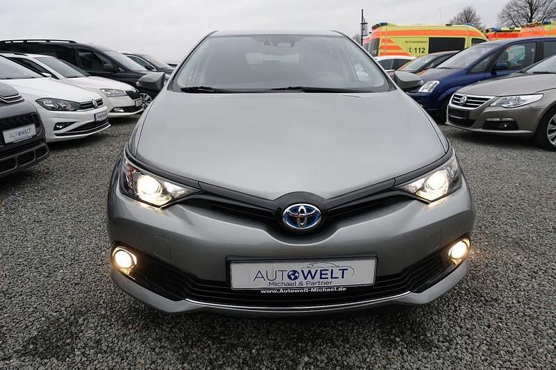 Gebraucht Toyota Auris Hybrid 99 PS (72 kW) 2018 Grau Limousine