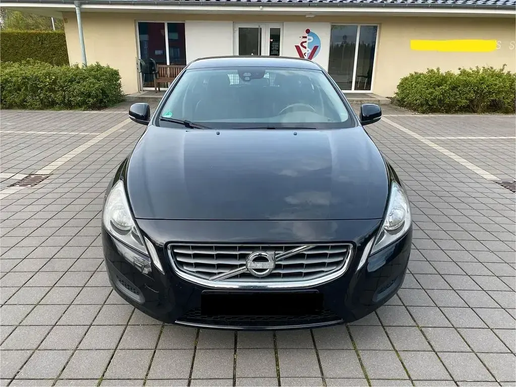 Gebraucht Volvo V60 Momentum 163 PS (119 kW) 2011 Schwarz Kombi