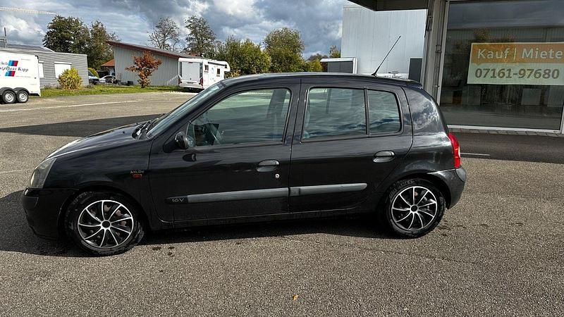 Używany Renault Clio II 75 KM (55 kW) 2004 Hatchback