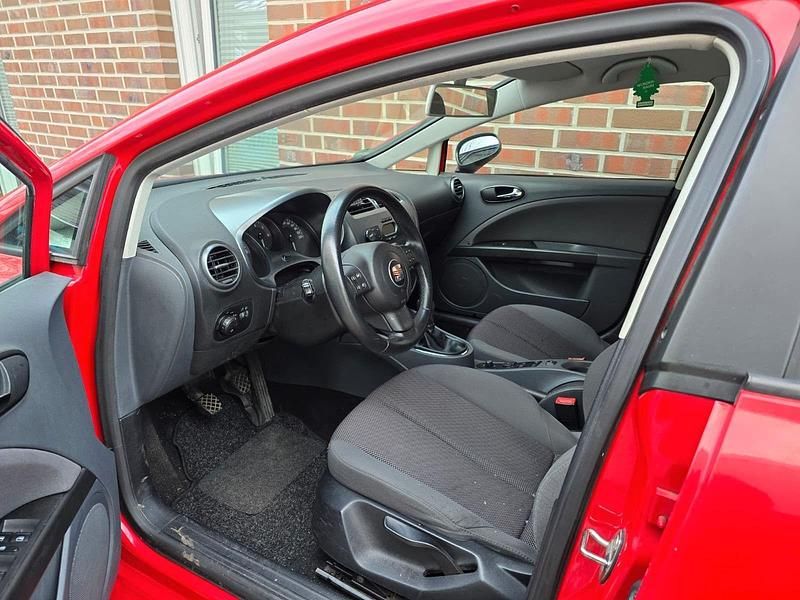 Gebraucht Seat Leon 105 PS (77 kW) 2008 Rot Limousine