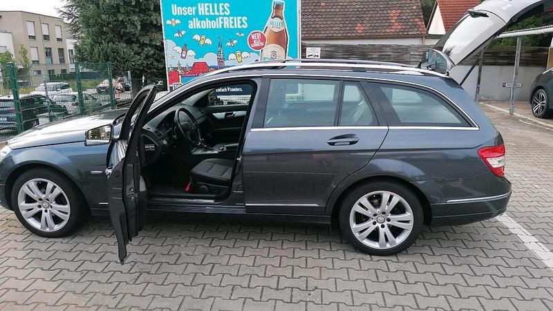Grau Gebraucht 2009 Mercedes C180 Kombi | 5.950 € - Bild 1/4