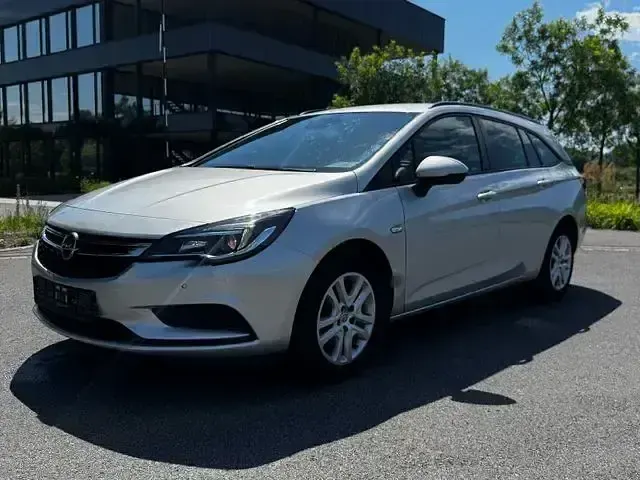 Gebraucht Opel Astra 125 PS (91 kW) 2018 Silber Kombi