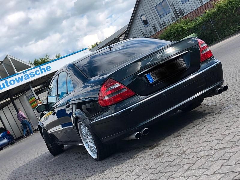 Gebraucht Mercedes E500 306 PS (225 kW) 2002 Andere farben Limousine