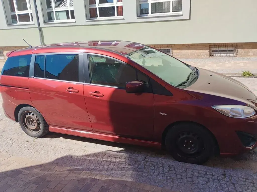 Gebraucht Mazda 5 Inclusive 116 PS (85 kW) 2012 Rot Van / Kleinbus