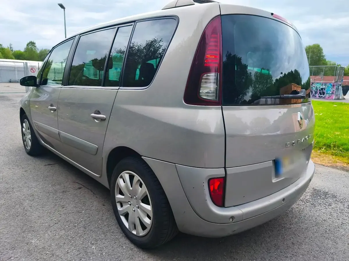 Second-hand Renault Espace 150 CP (110 kW) 2007 Argintiu Monovolum