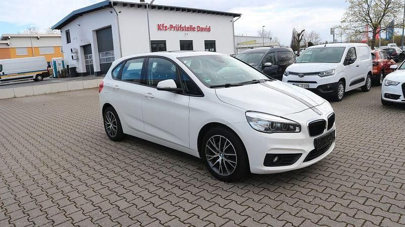 Gebraucht BMW 220 Active Tourer Basis 192 PS (141 kW) 2015 Weiß Van / Kleinbus