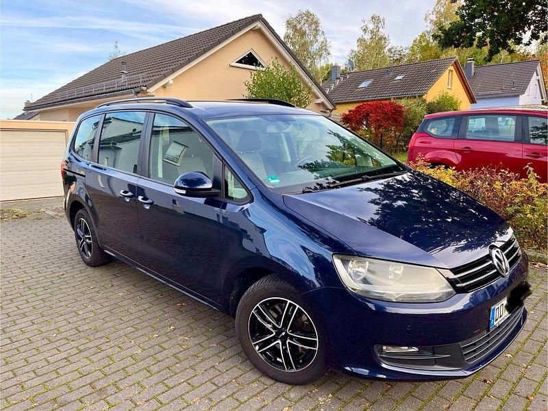 Blau Gebraucht 2010 VW Sharan Trendline Van / Kleinbus | 7.950 € (Guter Preis) - Bild 1/4
