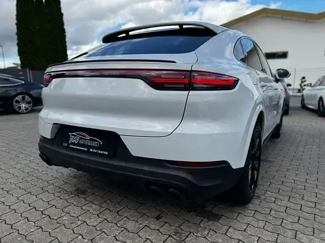 Gebraucht Porsche Cayenne S Sport 420 PS (308 kW) 2016 Tiefschwarzmetallic SUV