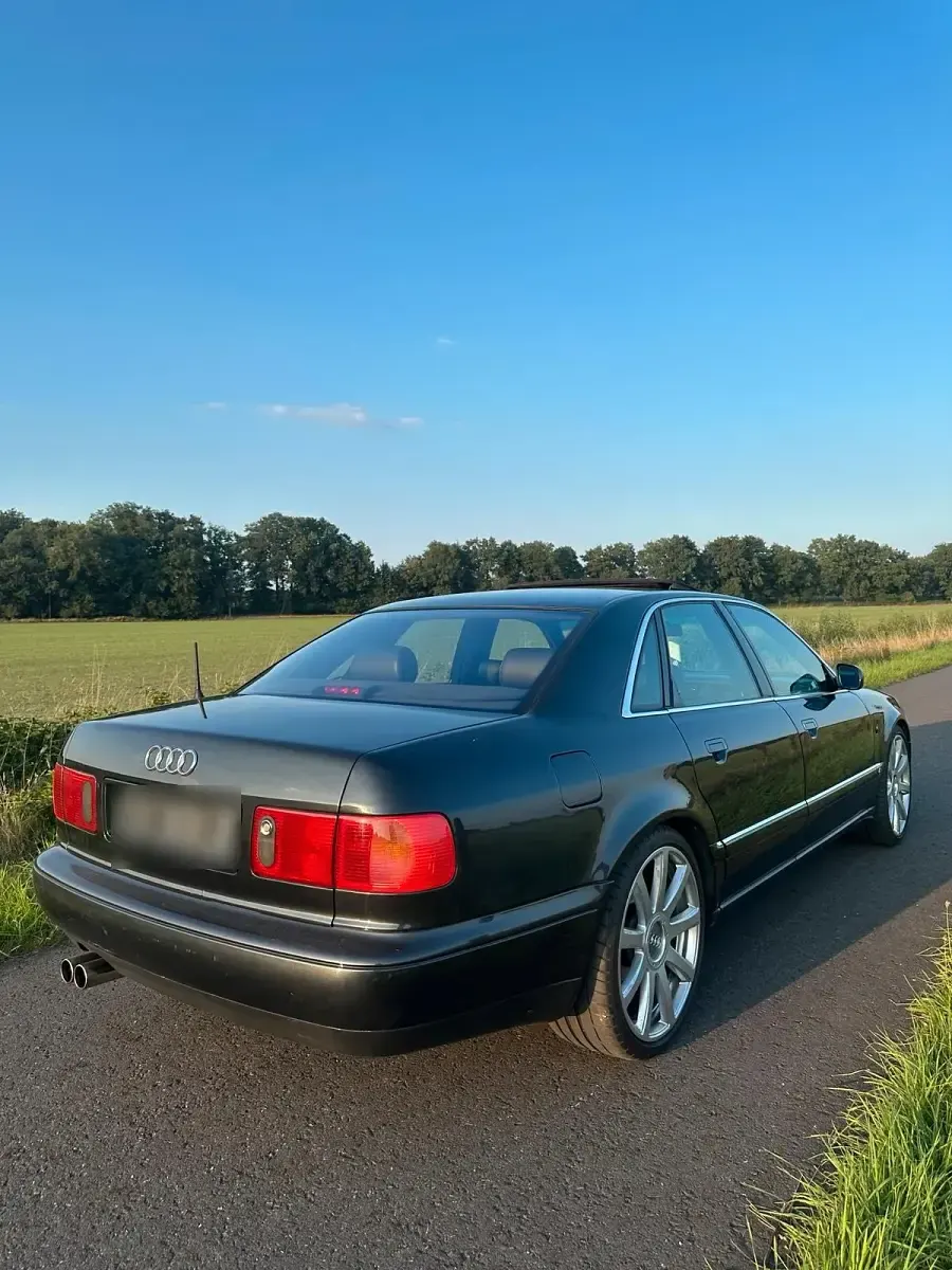Gebraucht Audi A8 Basis 193 PS (141 kW) 1997 Grau Limousine