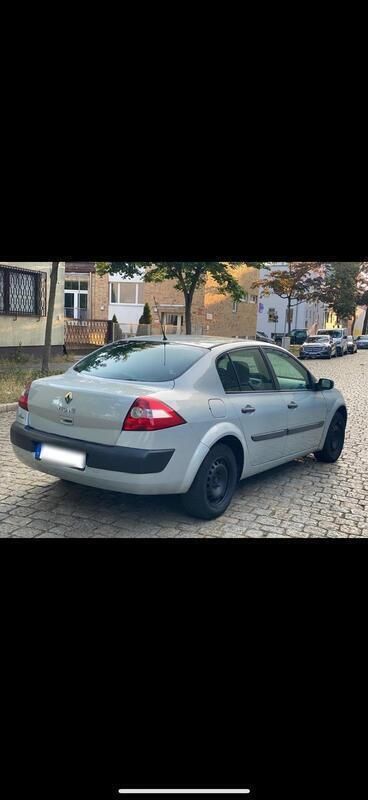 Silber Gebraucht 2004 Renault Mégane II Limousine | 600 € (Guter Preis) - Bild 1/4
