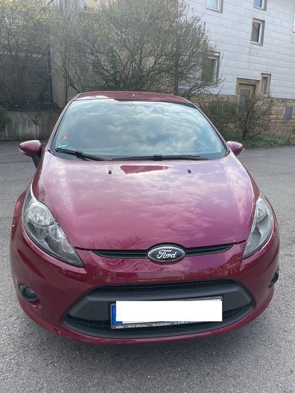 Gebraucht Ford Fiesta Trend 82 PS (60 kW) 2011 Rot Kleinwagen