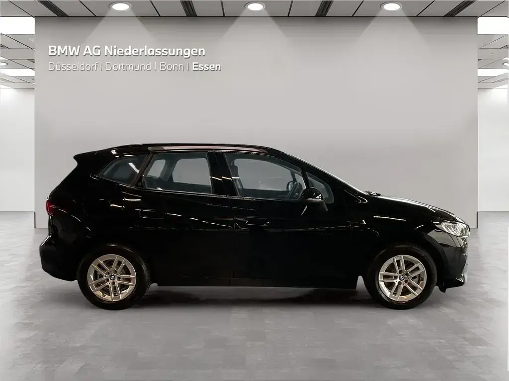 Gebraucht BMW 216 Active Tourer Shadowline 122 PS (89 kW) 2025 Schwarz Van / Kleinbus