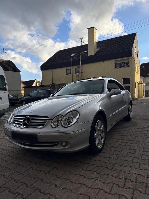 Gebraucht Mercedes CLK240 171 PS (125 kW) 2002 Silber Coupé