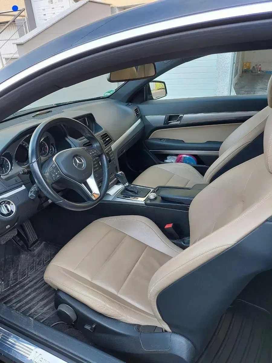 Gebraucht Mercedes E350 265 PS (194 kW) 2012 Schwarz Coupé