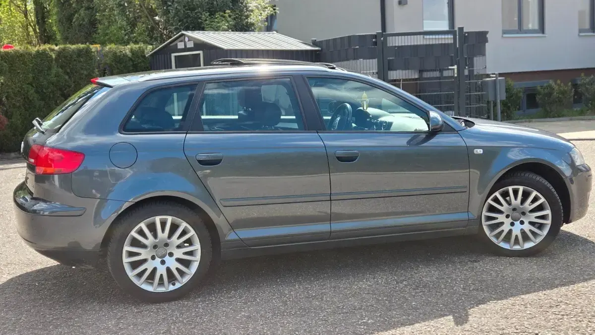 Używany Audi A3 Exclusive 102 KM (75 kW) 2006 Szary Hatchback