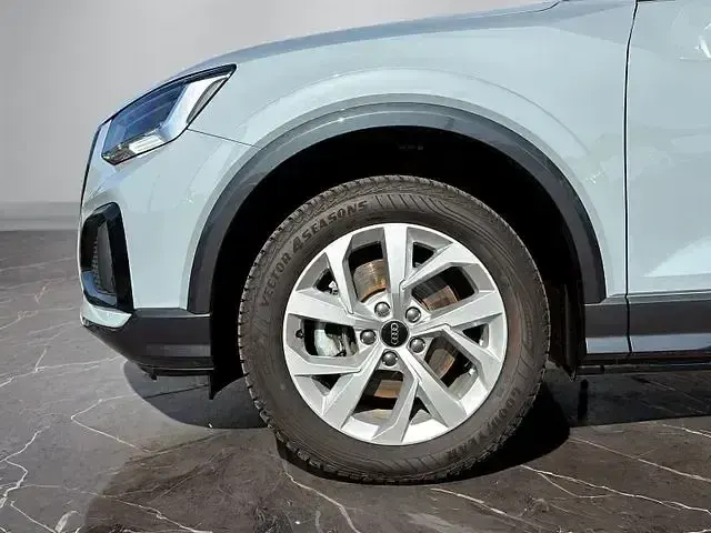 Gebraucht Audi Q2 Advanced Plus 150 PS (110 kW) 2025 Grau (pfeilgrau perleffekt) SUV