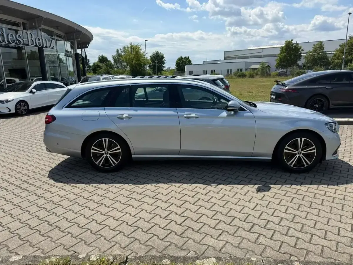 Gebraucht Mercedes E200 Avantgarde 197 PS (144 kW) 2020 Hightechsilber Kombi