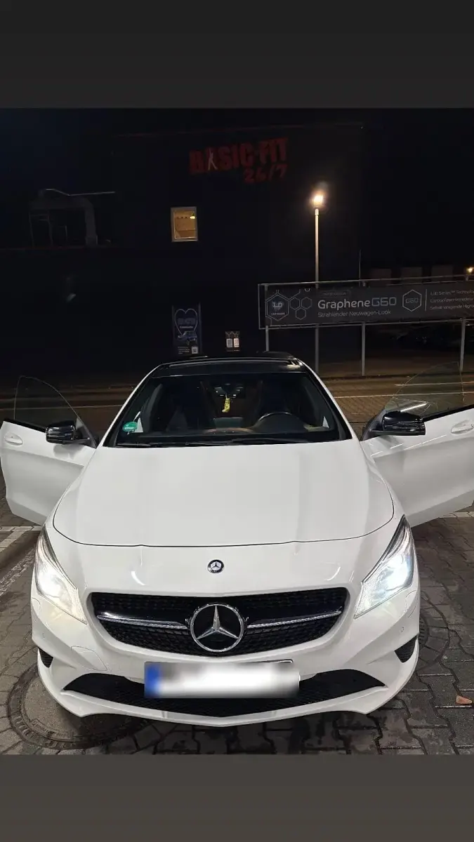 Gebraucht Mercedes CLA220 177 PS (130 kW) 2015 Weiß Limousine